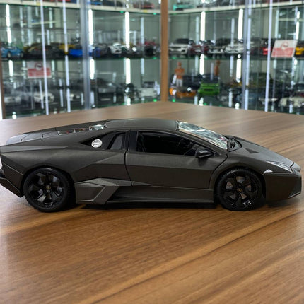 Bburago 1:18 Lamborghini Aventador LP 700-4 Diecast Model Car Matt Grey - collectible scale model car