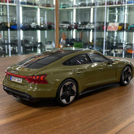 Bburago 1/18 Audi RS E-tron GT Green Diecast Model Car - fine detailed model replica