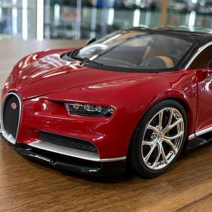 Bburago Bugatti Chiron 1:18 Diecast Model Car Red Black Silver Wheels - detailed die-cast style model