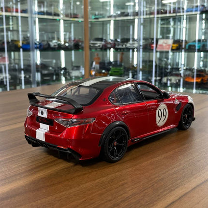 Bburago Alfa Romeo Giulia GTAm #99 1:18 Diecast Model Car Dark Red - fine detailed model replica