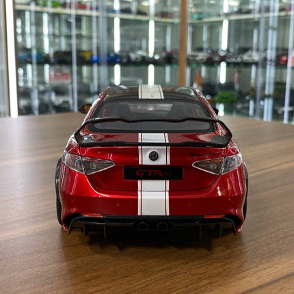 Bburago Alfa Romeo Giulia GTAm #99 1:18 Diecast Model Car Dark Red - premium collector scale model