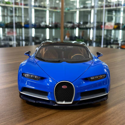 1/18 Diecast 2016 Bugatti Chiron Blue by Bburago Scale Model Car - studio product photo of the scale model