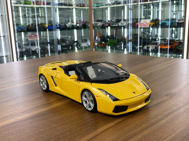 1/18 Diecast Lamborghini Gallardo Spyder Yellow Bburago Scale Model Car - detailed collector display model