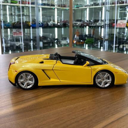 1/18 Diecast Lamborghini Gallardo Spyder Yellow Bburago Scale Model Car - collectible scale model car