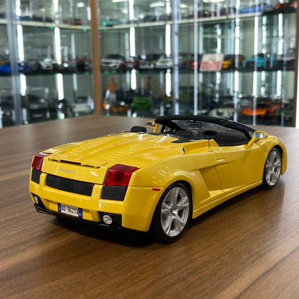 1/18 Diecast Lamborghini Gallardo Spyder Yellow Bburago Scale Model Car - fine detailed model replica