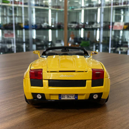 1/18 Diecast Lamborghini Gallardo Spyder Yellow Bburago Scale Model Car - premium collector scale model