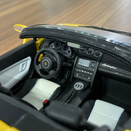 1/18 Diecast Lamborghini Gallardo Spyder Yellow Bburago Scale Model Car - scale model for display