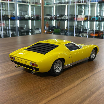 AutoArt Lamborghini Miura SV Yellow 1:18 Diecast Model Car - fine detailed model replica