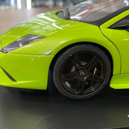 AutoArt Lamborghini Murciélago LP640 Verde Ithaca Green 1:18 Diecast Model Car - detailed die-cast style model