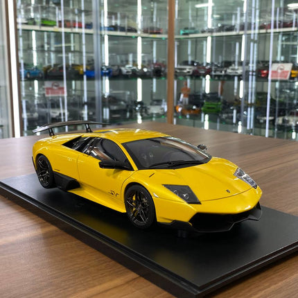 AutoArt Lamborghini Murcielago LP670-4 SV Giallo Orion Yellow 1:18 Diecast Model Car - detailed collector display model