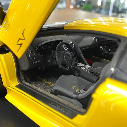 AutoArt Lamborghini Murcielago LP670-4 SV Giallo Orion Yellow 1:18 Diecast Model Car - collector edition scale model