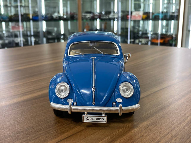 Bburago Volkswagen Kafer Beetle 1955 1/18 Diecast Model Car Blue - studio product photo of the scale model