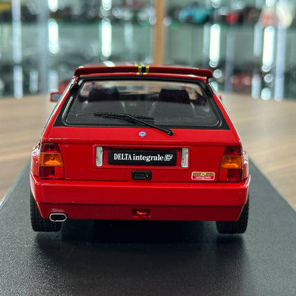 Solido 1/18 Lancia Delta HF Integrale 1995 Diecast Model Car Red - detailed die-cast style model