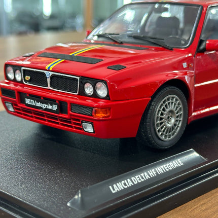 Solido 1/18 Lancia Delta HF Integrale 1995 Diecast Model Car Red - fine detailed model replica