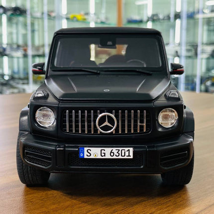 GT Spirit Mercedes-Benz AMG G-63 xffmw Edition 1:18 Matt Black Diecast Model Car - studio product photo of the scale model