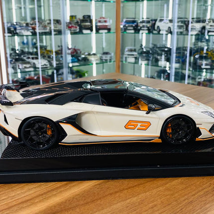 MR Collection 1/18 Lamborghini Aventador Roadster SVJ #63 Resin Model White/Orange - collectible scale model car