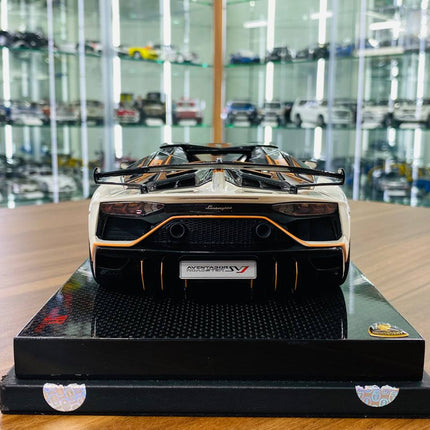 MR Collection 1/18 Lamborghini Aventador Roadster SVJ #63 Resin Model White/Orange - premium collector scale model