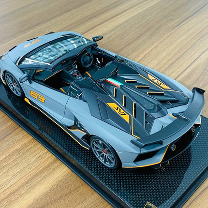 MR Collection 1/18 Lamborghini Aventador Roadster SVJ Matt Grey/Orange Resin Model - scale model for display