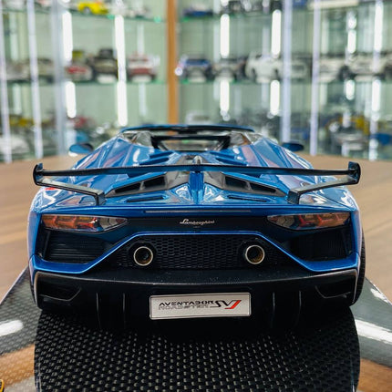 MR Collection 1/18 Lamborghini Aventador Roadster SVJ Resin Blue Limited Edition - detailed die-cast style model
