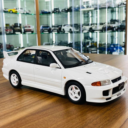 1/18 Resin Otto Mitsubishi Lancer Evo III 1995 White - detailed collector display model