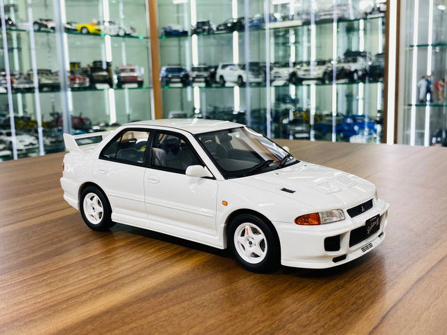 1/18 Resin Otto Mitsubishi Lancer Evo III 1995 White - detailed collector display model
