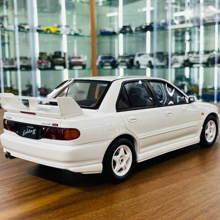 1/18 Resin Otto Mitsubishi Lancer Evo III 1995 White - scale model for display