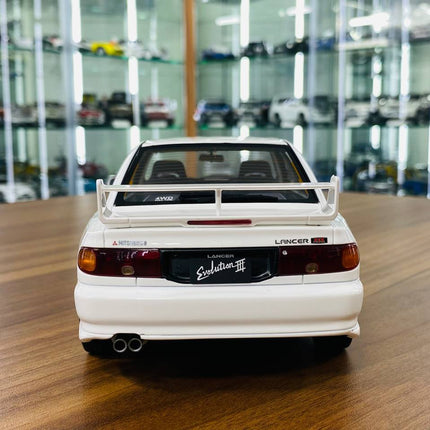 1/18 Resin Otto Mitsubishi Lancer Evo III 1995 White - detailed die-cast style model