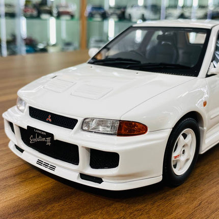 1/18 Resin Otto Mitsubishi Lancer Evo III 1995 White - collector edition scale model