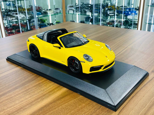 Minichamps 1/18 Porsche 911 (992) Targa 4 GTS 2021 Yellow Resin Model Car - detailed collector display model