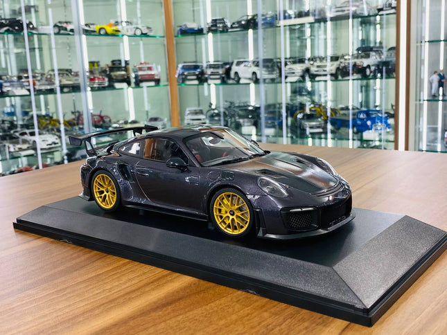 Minichamps Porsche 911 GT2 RS 2018 1:18 Purple Metallic Resin Model - detailed collector display model