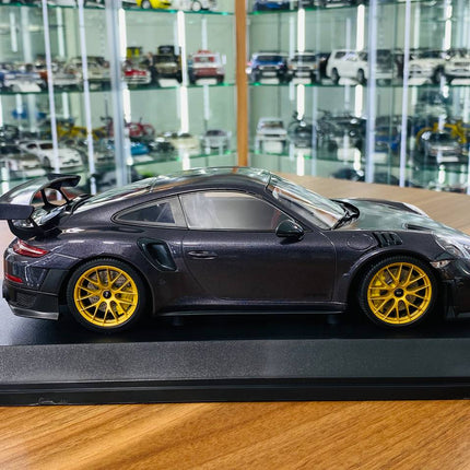 Minichamps Porsche 911 GT2 RS 2018 1:18 Purple Metallic Resin Model - scale model for display