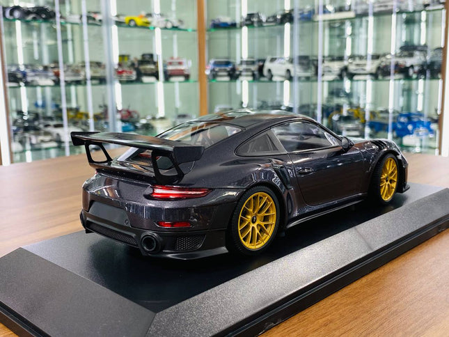 Minichamps Porsche 911 GT2 RS 2018 1:18 Purple Metallic Resin Model - studio product photo of the scale model