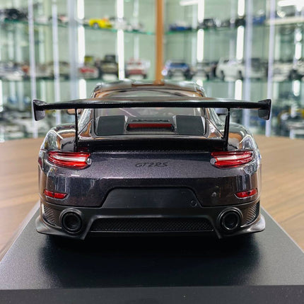 Minichamps Porsche 911 GT2 RS 2018 1:18 Purple Metallic Resin Model - detailed die-cast style model