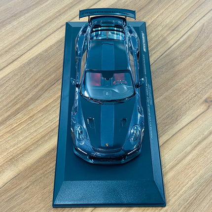 Minichamps Porsche 911 GT2 RS 2018 1:18 Purple Metallic Resin Model - collectible scale model car