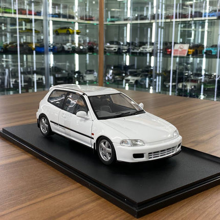 Solido 1/18 Diecast Honda Civic (EG6) 1991 White - detailed collector display model