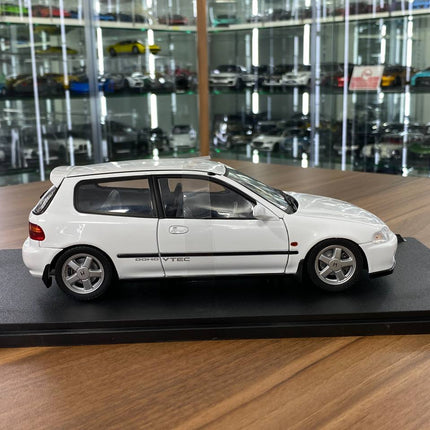 Solido 1/18 Diecast Honda Civic (EG6) 1991 White - collectible scale model car
