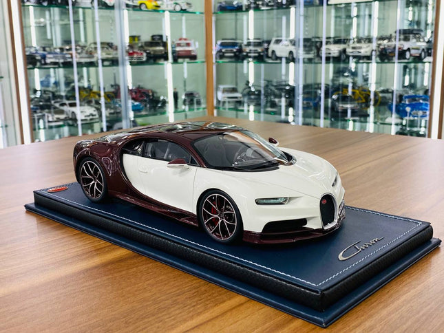 Bugatti Chiron 1/18 Red Carbon/Glacier Resin Diecast Model Car | MR Collection - detailed collector display model