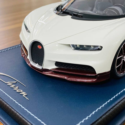 Bugatti Chiron 1/18 Red Carbon/Glacier Resin Diecast Model Car | MR Collection - collector edition scale model