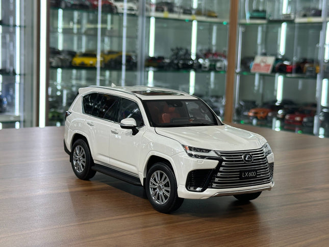 LCD Model Lexus LX 600 V6 (2024) White 1:18 Diecast Model Car - detailed collector display model