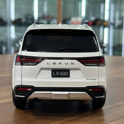 LCD Model Lexus LX 600 V6 (2024) White 1:18 Diecast Model Car - premium collector scale model