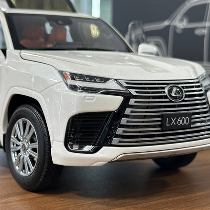 LCD Model Lexus LX 600 V6 (2024) White 1:18 Diecast Model Car - showroom-quality model replica