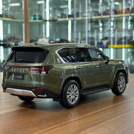 LCD Model Lexus LX 600 V6 2024 Nori Green 1:18 Diecast Model Car - fine detailed model replica