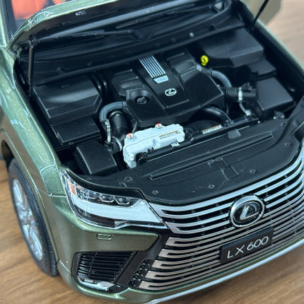 LCD Model Lexus LX 600 V6 2024 Nori Green 1:18 Diecast Model Car - collector edition scale model