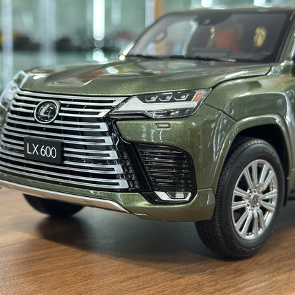 LCD Model Lexus LX 600 V6 2024 Nori Green 1:18 Diecast Model Car - scale model for display