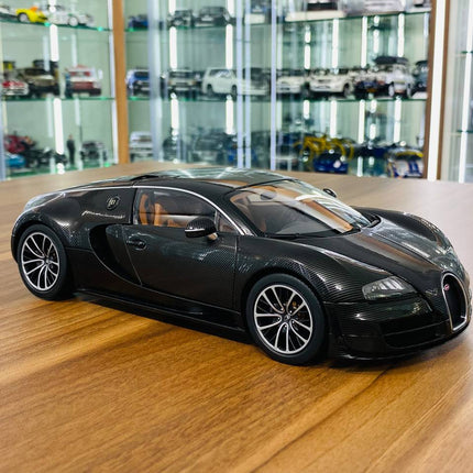 AutoArt Bugatti Veyron 16.4 Super Sport Black Carbon 1:18 Diecast Model Car - detailed collector display model