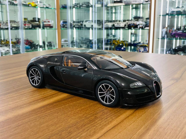 AutoArt Bugatti Veyron 16.4 Super Sport Black Carbon 1:18 Diecast Model Car - detailed collector display model