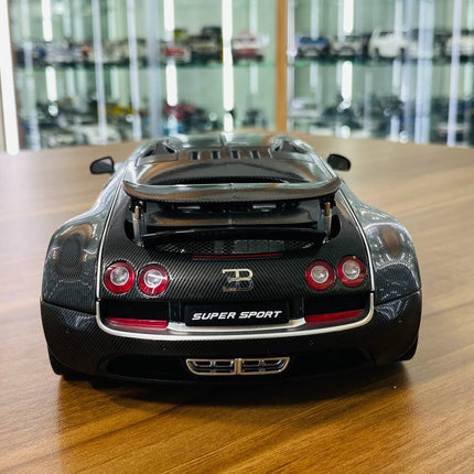 AutoArt Bugatti Veyron 16.4 Super Sport Black Carbon 1:18 Diecast Model Car - detailed die-cast style model