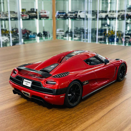 AutoArt Koenigsegg Agera Red 1:18 Diecast Model Car - showroom-quality model replica