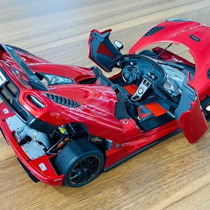 AutoArt Koenigsegg Agera Red 1:18 Diecast Model Car - premium collector scale model