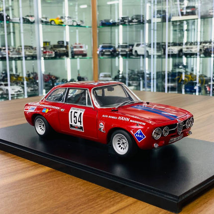 AutoArt Alfa Romeo GT AM Hahne DRM 1971 #154 Red 1:18 Diecast Model Car - detailed collector display model